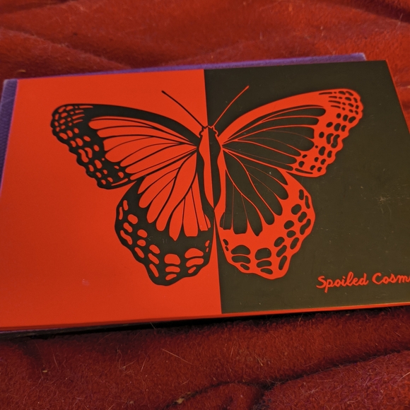 Eyeshadow Palette with Purple and Gold Shades - Picture 7 of 15